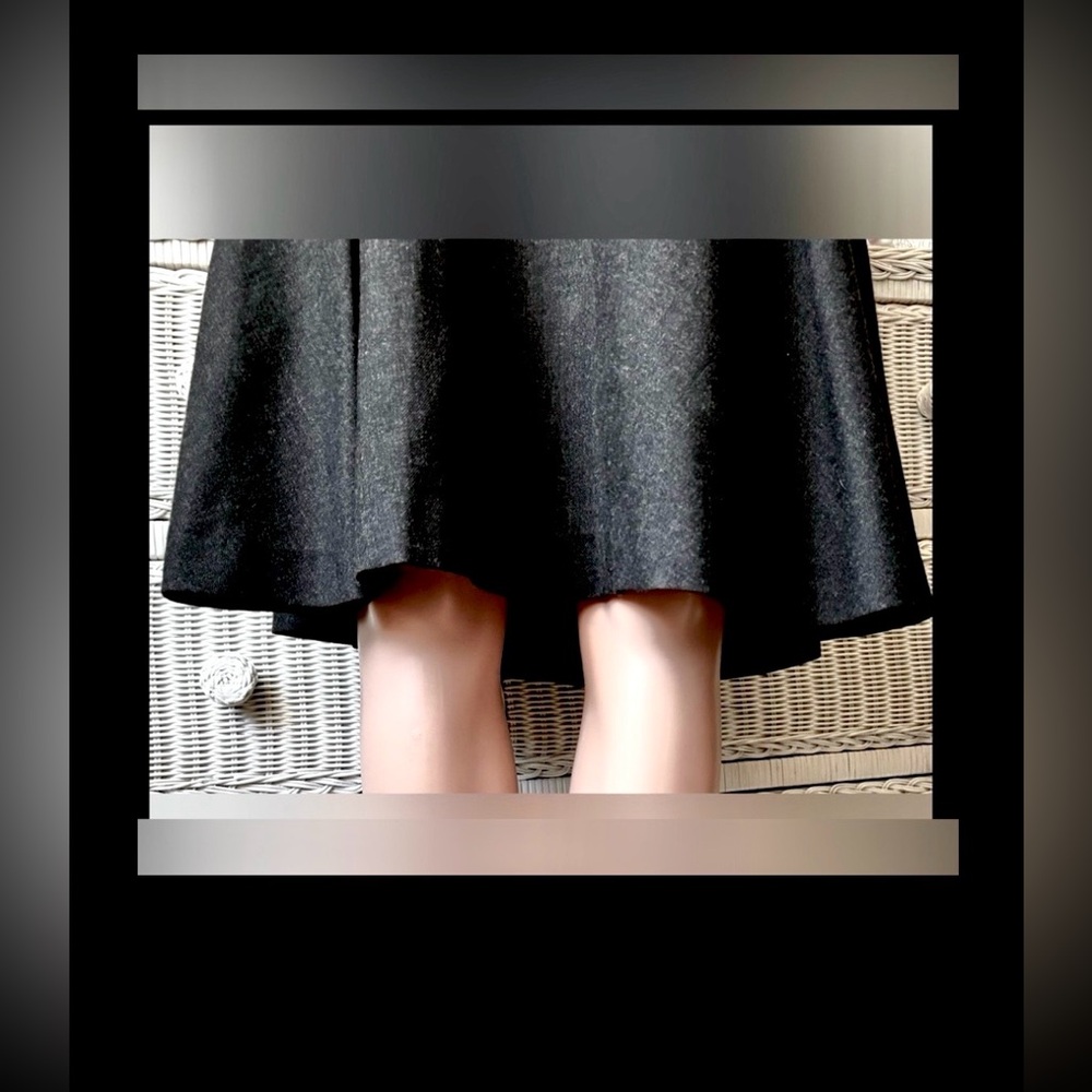 Ted Baker London Dark Grey Wool Knee Length Skirt Semi Pleated TB 4 = US 12 - Picture 5 of 10